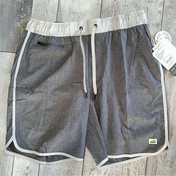 NWT Vuori Banks Short Board Swim Shorts Gray and White Drawstring Shorts